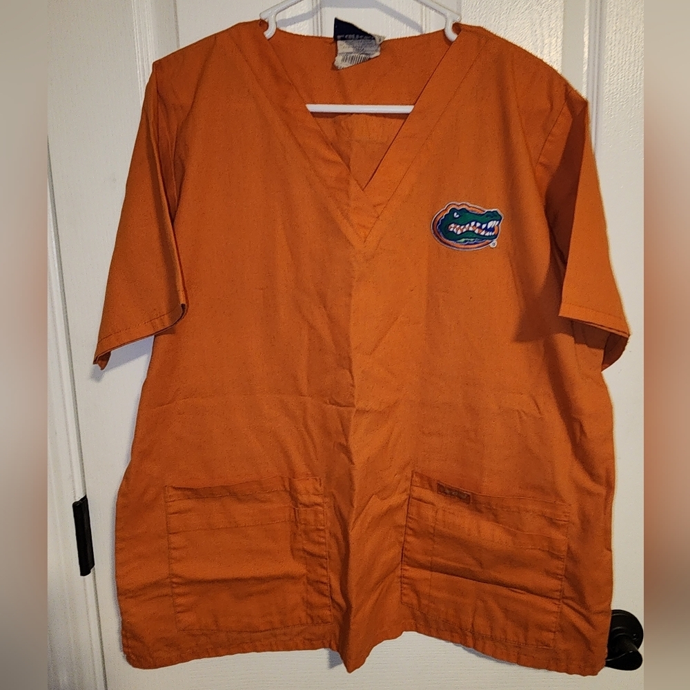 Landau UF Gators large scrub top. *13.8